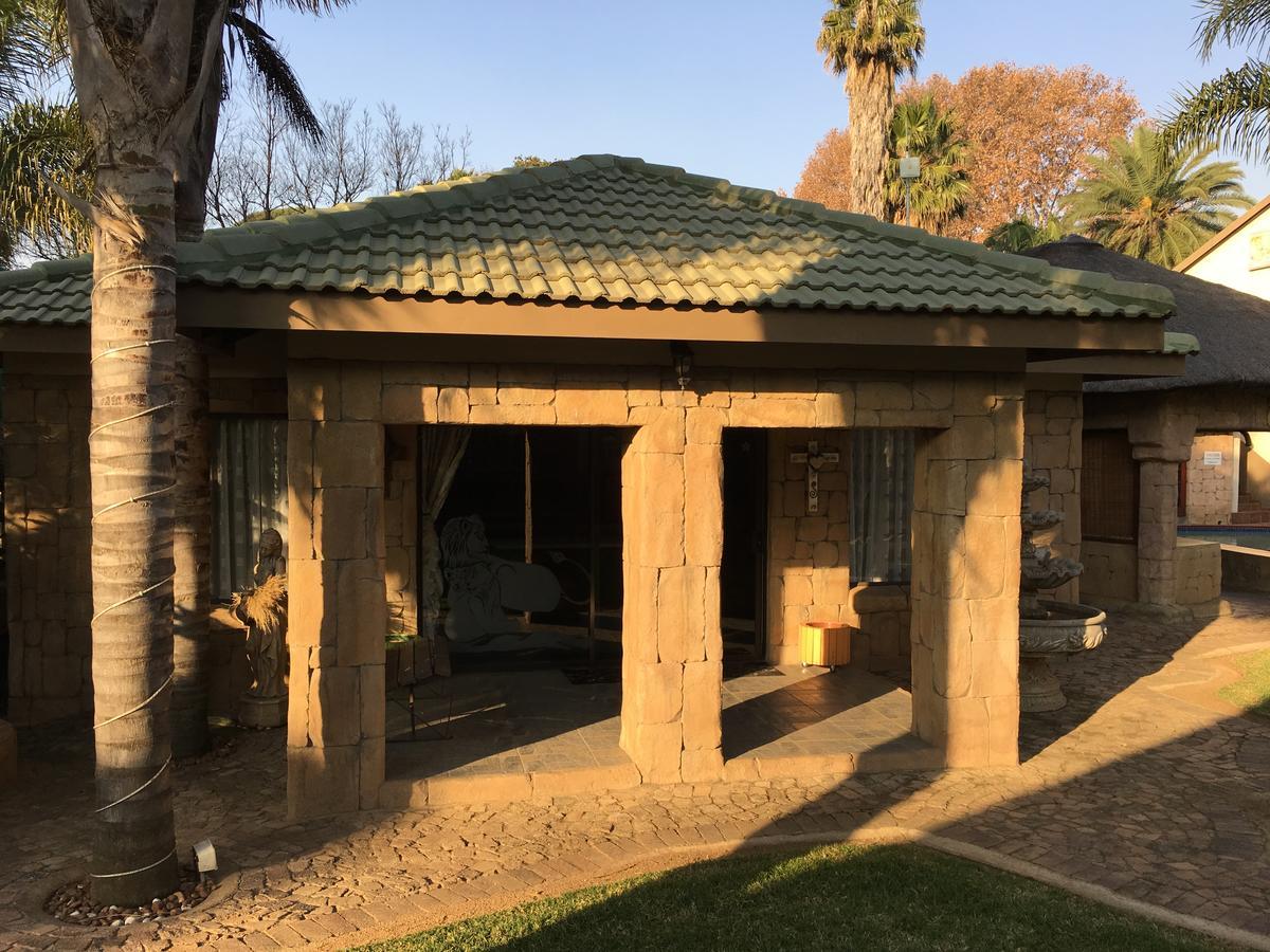 Lions Rest Guest House Germiston Exterior foto